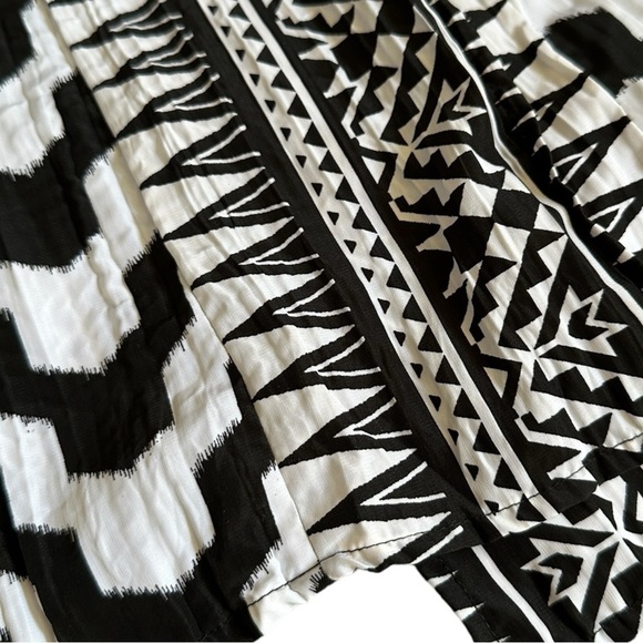 Chico’s Crinkled Lightweight Sleeveless Kimono Top M Geometric Aztec Print Vest - Picture 5 of 9